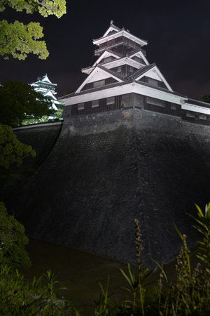 Castle in Kumamoto -->
